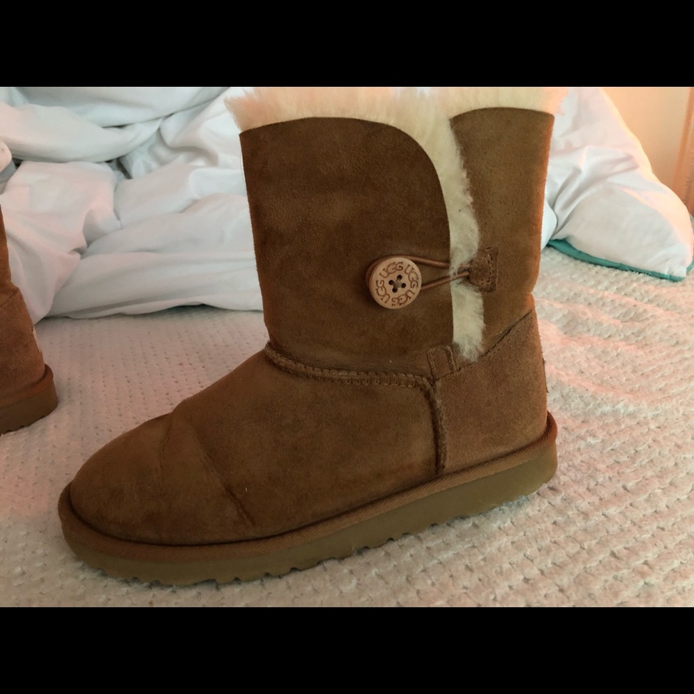 UGGs - Picture 6 of 8